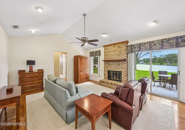 Photo 4 of Sale Pending at 3331 Hidden Lake Dr W, Jacksonville, FL 32216 | MLS# 2158913 | Listing updated on 2026-09-04