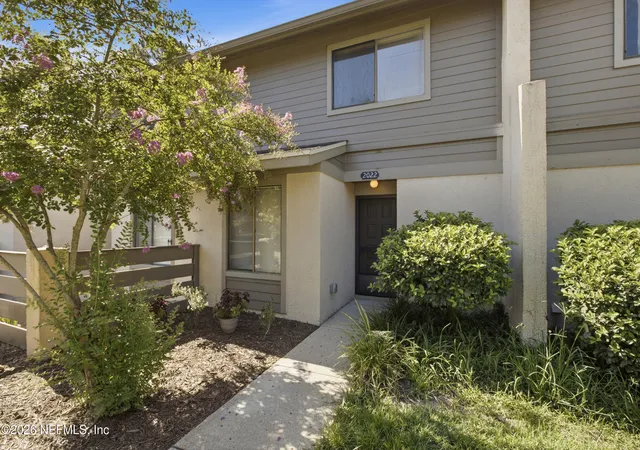 Photo 2 of Condo for sale at 7623 Baymeadows Cir W #2022, Jacksonville, FL 32256 | MLS# 2156491 | Listing updated on 2026-08-31