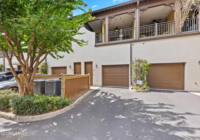 2nd image of 9823 Tapestry Park Cir, Jacksonville, FL 32246