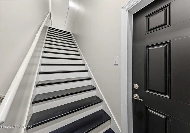 3rd image of 9823 Tapestry Park Cir, Jacksonville, FL 32246