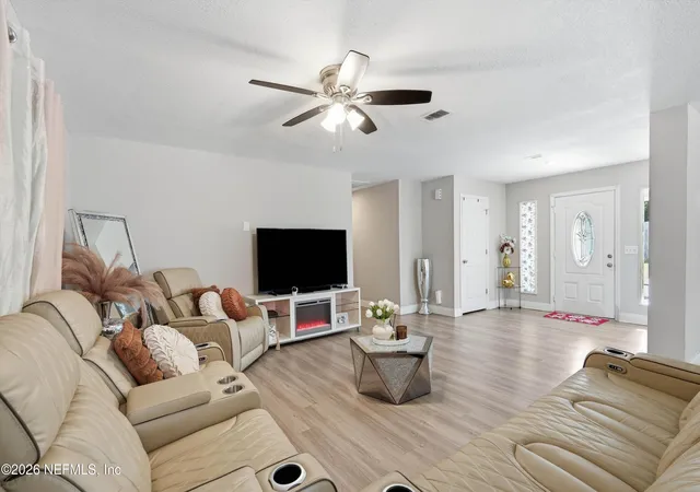 Photo 4 of Single family home for sale at 6502 Barnes Rd S, Jacksonville, FL 32216 | MLS# 2157042 | Listing updated on 2026-07-25