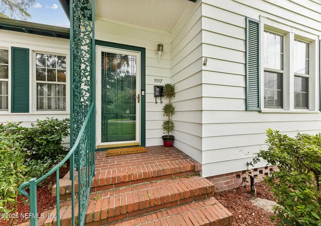Photo 2 of Sale Pending at 1117 Peachtree St, Jacksonville, FL 32207 | MLS# 2158158 | Listing updated on 2026-09-14