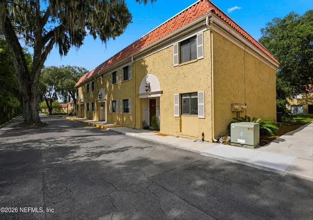 Photo 3 of Sale Pending at 5811 Atlantic Blvd #177, Jacksonville, FL 32207 | MLS# 2156768 | Listing updated on 2026-10-07