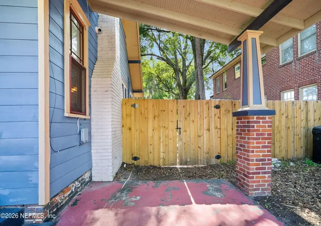 Photo 3 of Single family home for sale at 968 Cherry St, Jacksonville, FL 32205 | MLS# 2156838 | Listing updated on 2026-09-15