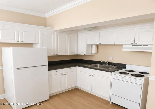 2nd image of 311 W Ashley St #402, Jacksonville, FL 32202 | MLS# 2156853