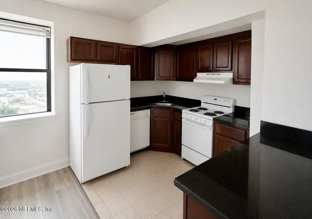 Photo 3 of Condo for sale at 311 W Ashley St #1102, Jacksonville, FL 32202 | MLS# 2156854 | Listing updated on 2026-08-19