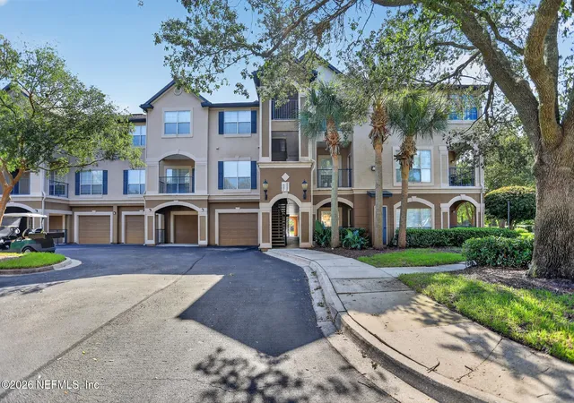 Photo 3 of Sale Pending at 10961 Burnt Ml Rd #414, Jacksonville, FL 32256 | MLS# 2156996 | Listing updated on 2026-08-27