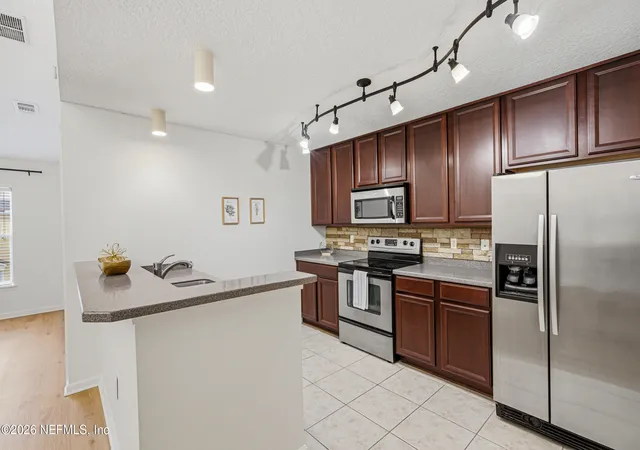 Listing Photo 5 - Condo for sale in building located at 13843 Herons Lndg Wy, Jacksonville, FL 32224 - Unit #9