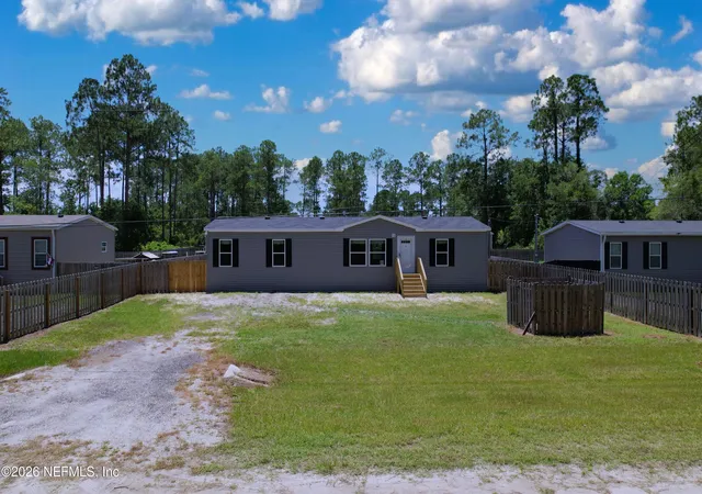 Photo 3 of Manufactured home for sale at 125 Domingo Rd, Satsuma, FL 32189 | MLS# 2156809 | Listing updated on 2026-09-03