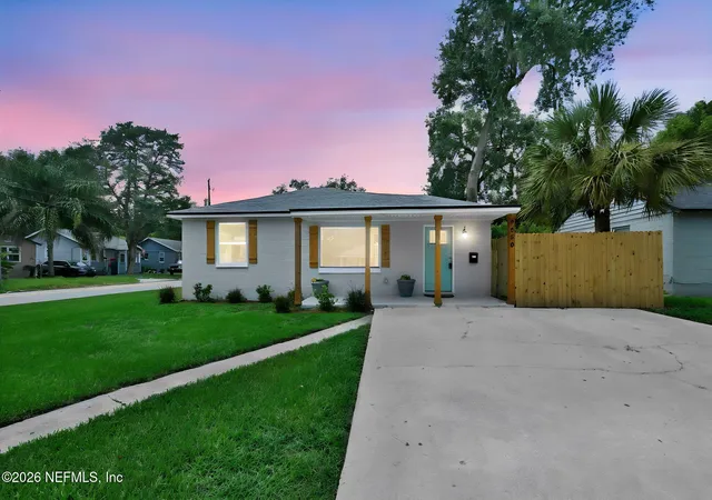 Photo 1 of Single family home for sale at 2550 Wilcox Ct, Jacksonville, FL 32207 | MLS# 2156992 | Listing updated on 2026-09-15