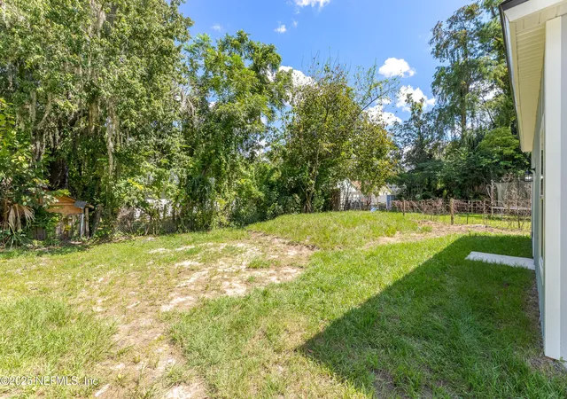 Photo 3 of Single family home for sale at 8119 Siskin Ave, Jacksonville, FL 32219 | MLS# 2156888 | Listing updated on 2026-09-03