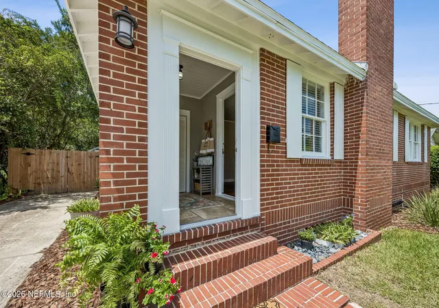 Photo 3 of Single family home for sale at 1022 Old Hickory Rd, Jacksonville, FL 32207 | MLS# 2159170 | Listing updated on 2026-09-14