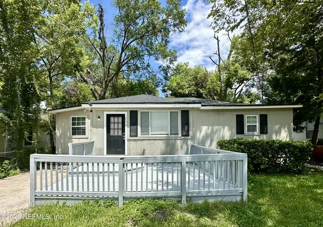 Photo 2 of Sale Pending at 225 Shortreed St, Jacksonville, FL 32254 | MLS# 2157067 | Listing updated on 2026-10-23