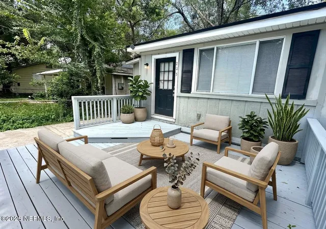 Photo 3 of Sale Pending at 225 Shortreed St, Jacksonville, FL 32254 | MLS# 2157067 | Listing updated on 2026-10-23