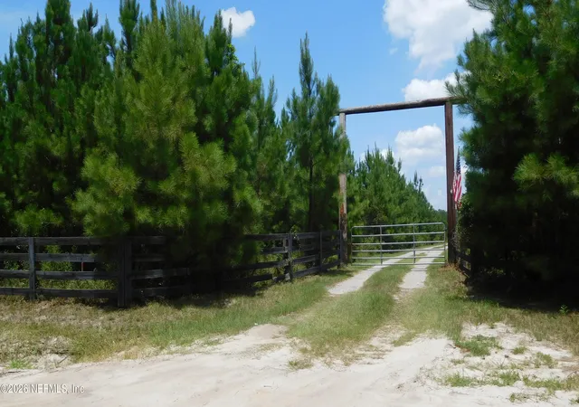 Photo 1 of Land for sale at 56585 Davis Rd, Callahan, FL 32011 | MLS# 2157044 | Listing updated on 2026-09-07