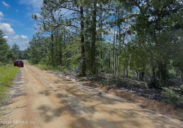 Photo 4 of Land for sale at 0 Pine Pl, Interlachen, FL 32148 | MLS# 2157271 | Listing updated on 2026-09-09
