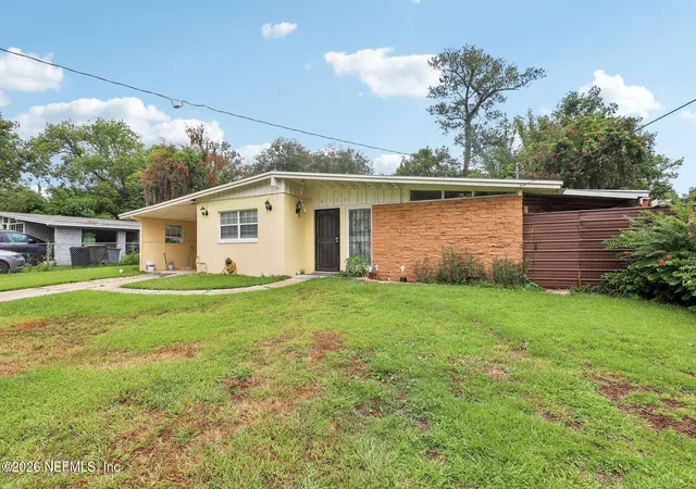 Photo 2 of Sale Pending at 6733 Cherbourg Ave S, Jacksonville, FL 32205 | MLS# 2158122 | Listing updated on 2026-08-05
