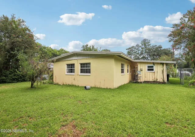 Photo 3 of Sale Pending at 6733 Cherbourg Ave S, Jacksonville, FL 32205 | MLS# 2158122 | Listing updated on 2026-08-05