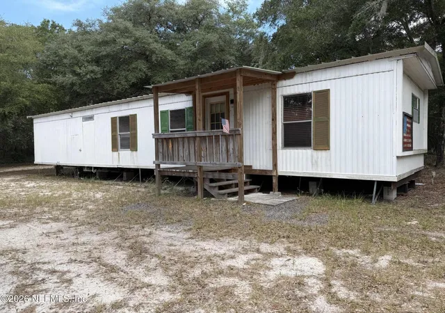 Photo 10 of Manufactured home for sale at 129 Lake Como Dr, Pomona Park, FL 32181 | MLS# 2157263 | Listing updated on 2026-08-22