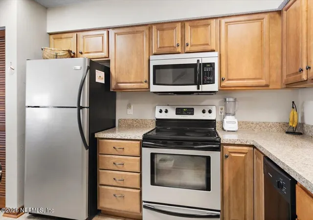 Photo 3 of Townhouse for sale at 3216 Oak St #7, Jacksonville, FL 32205 | MLS# 2157250 | Listing updated on 2026-09-17