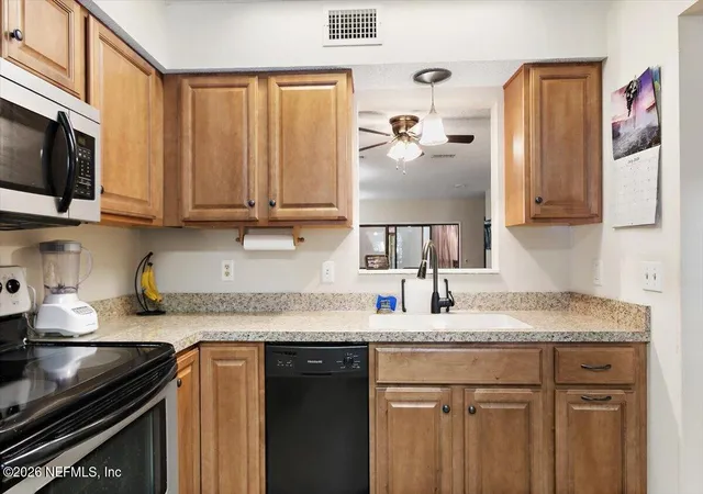 Photo 4 of Townhouse for sale at 3216 Oak St #7, Jacksonville, FL 32205 | MLS# 2157250 | Listing updated on 2026-09-17