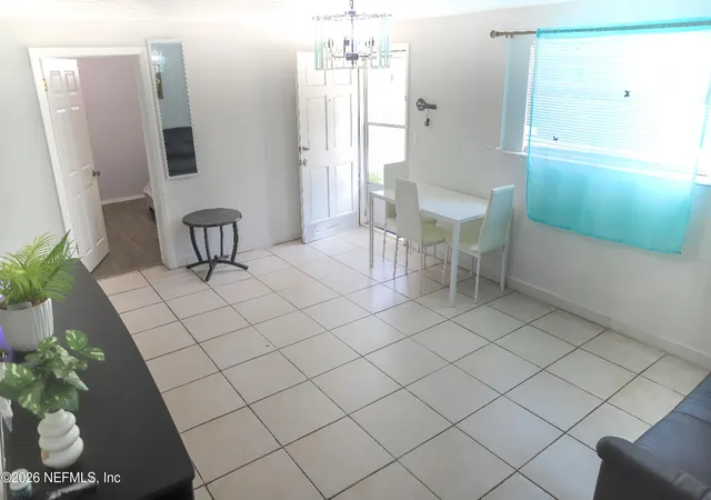 Listing Photo 5 - Condo for sale in building located at 3081 Bessent Rd, Jacksonville, FL 32218