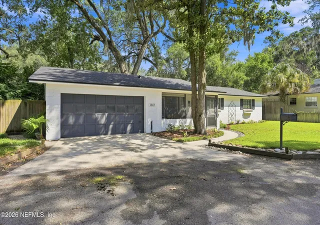 3rd image of 1347 Redbud Ln, Jacksonville, FL 32207 | MLS# 2160537