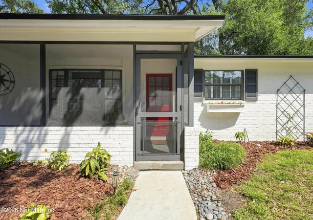 4th image of 1347 Redbud Ln, Jacksonville, FL 32207 | MLS# 2160537
