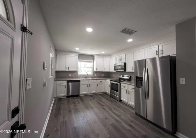 5th image of 5020 Garette Dr E, Jacksonville, FL 32210 | MLS# 2157597