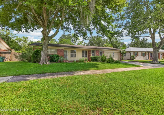 Photo 2 of Sale Pending at 4931 N Southwark Dr, Jacksonville, FL 32257 | MLS# 2157524 | Listing updated on 2026-09-17