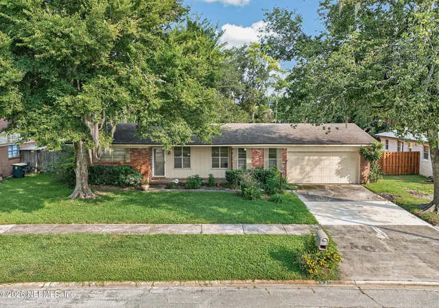 Photo 3 of Sale Pending at 4931 N Southwark Dr, Jacksonville, FL 32257 | MLS# 2157524 | Listing updated on 2026-09-17