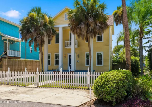 Photo 1 of Single family home for sale at 348 Charlotte St, Saint Augustine, FL 32084 | MLS# 2157738 | Listing updated on 2026-09-10