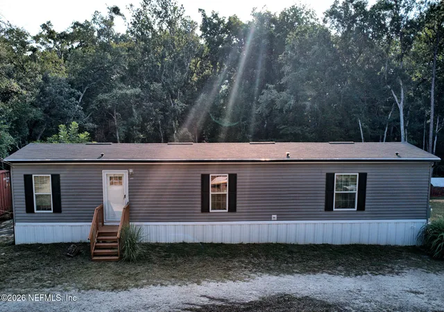 Photo 3 of Manufactured home for sale at 117 Gas Easement Rd, Interlachen, FL 32148 | MLS# 2157718 | Listing updated on 2026-08-10