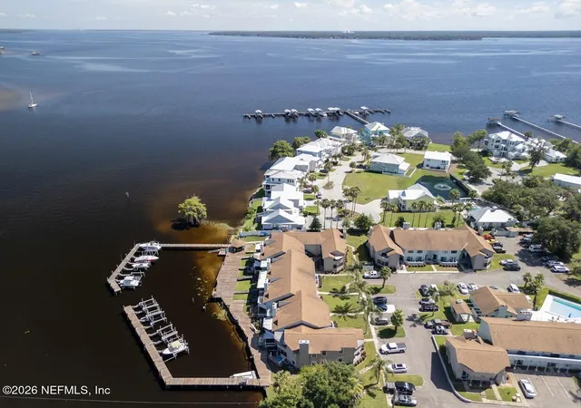 2nd image of 120 Governor St, Green Cove Springs, FL 32043