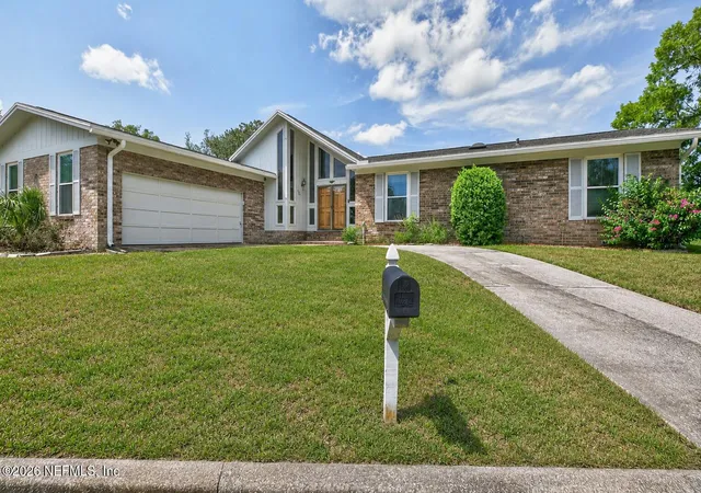 Photo 2 of Sale Pending at 926 Longridge Ct, Orange Park, FL 32065 | MLS# 2157642 | Listing updated on 2026-09-14