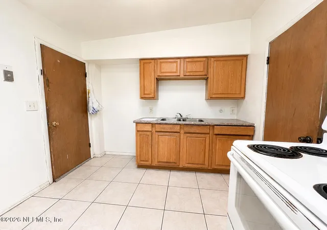 2nd image of 1630 W 28th St W, Jacksonville, FL 32209 | MLS# 2157654