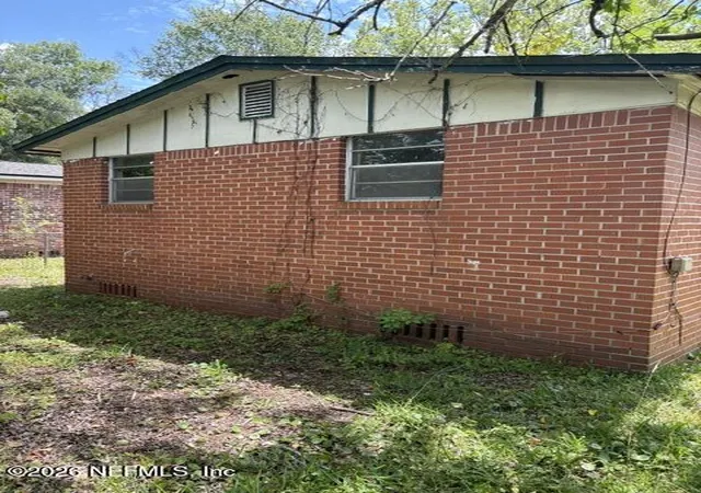 Photo 3 of Single family home for sale at 2081 Baldwin St, Jacksonville, FL 32209 | MLS# 2157657 | Listing updated on 2026-09-16
