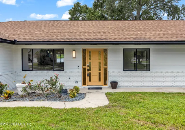 Photo 3 of Sale Pending at 221 Devon St, Port Orange, FL 32127 | MLS# 2157982 | Listing updated on 2026-08-19