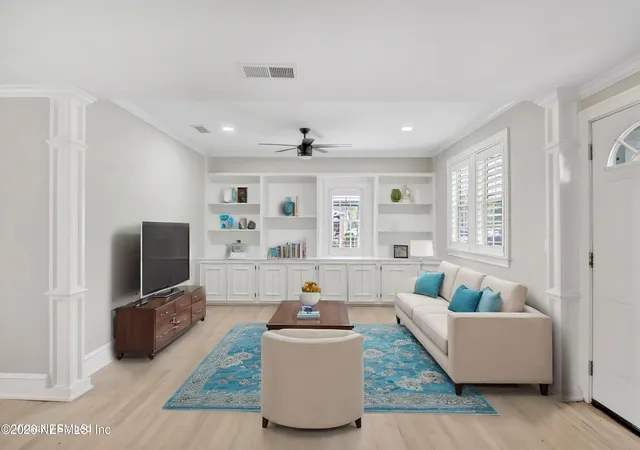 Photo 4 of Single family home for sale at 1210 Inwood Ter, Jacksonville, FL 32207 | MLS# 2157776 | Listing updated on 2026-07-30