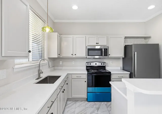 Photo 3 of Sale Pending at 2346 Red Moon Dr, Jacksonville, FL 32216 | MLS# 2157849 | Listing updated on 2026-09-28