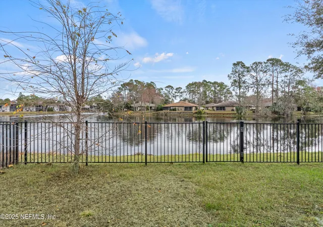 image of 8292 Meadow Walk Ln, Jacksonville, FL 32256 | MLS# 2157871