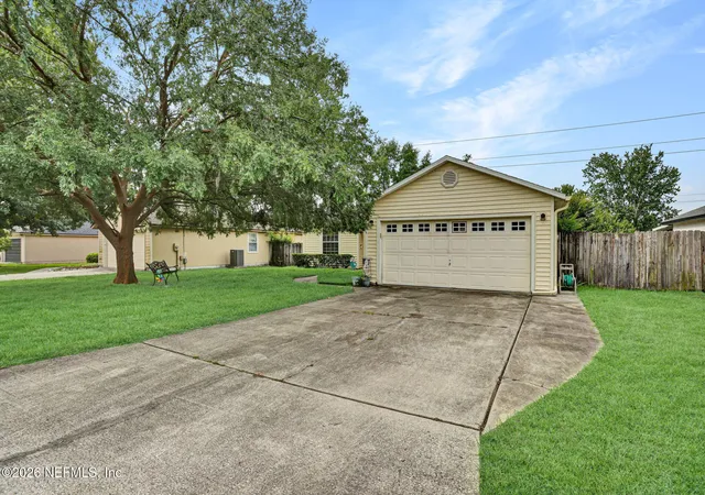 Photo 3 of Single family home for sale at 2925 College Park Dr, Middleburg, FL 32068 | MLS# 2158123 | Listing updated on 2026-09-19