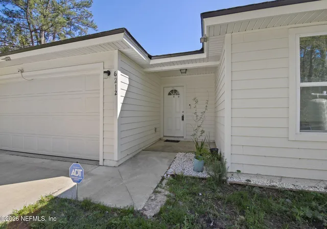 Photo 3 of Single family home for sale at 6212 Leona St, Jacksonville, FL 32219 | MLS# 2157944 | Listing updated on 2026-07-31