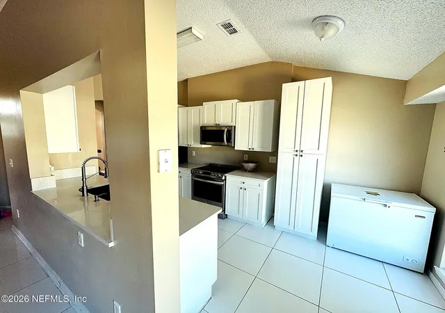 5th image of 11407 Deep Springs Dr S, Jacksonville, FL 32219 | MLS# 2158065