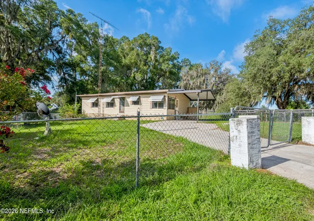 3rd image of 1410 Ne 167Th Ln, Citra, FL 32113 | MLS# 2160119