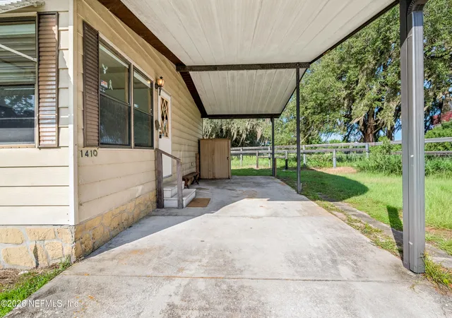 4th image of 1410 Ne 167Th Ln, Citra, FL 32113 | MLS# 2160119