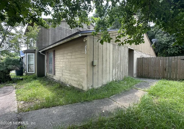 Photo 2 of Townhouse for sale at 5526 Bennington Dr, Jacksonville, FL 32244 | MLS# 2158023 | Listing updated on 2026-09-12
