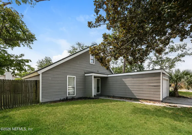 Photo 2 of Single family home for sale at 2437 Oakview Dr, Jacksonville, FL 32246 | MLS# 2158215 | Listing updated on 2026-09-02