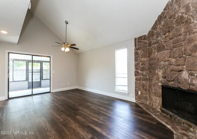 Photo 3 of Single family home for sale at 2437 Oakview Dr, Jacksonville, FL 32246 | MLS# 2158215 | Listing updated on 2026-09-02