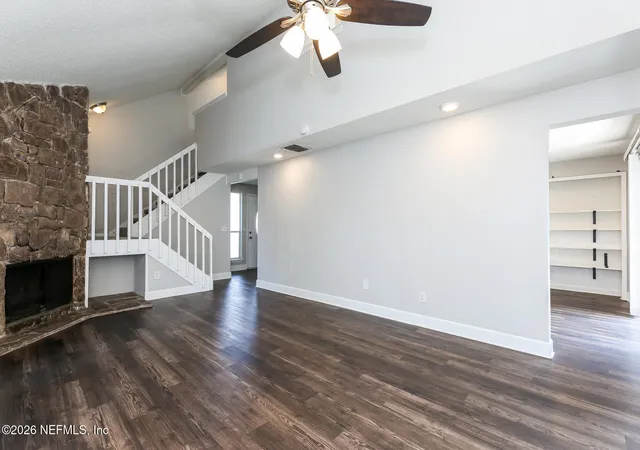 Photo 3 of Single family home for sale at 2437 Oakview Dr, Jacksonville, FL 32246 | MLS# 2158215 | Listing updated on 2026-09-02